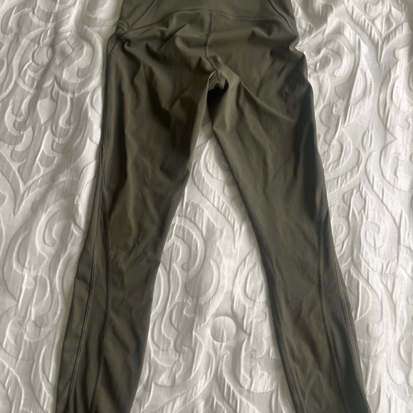 Lululemon train leggings mesh olive green size 4 25in - Picture 5 of 5